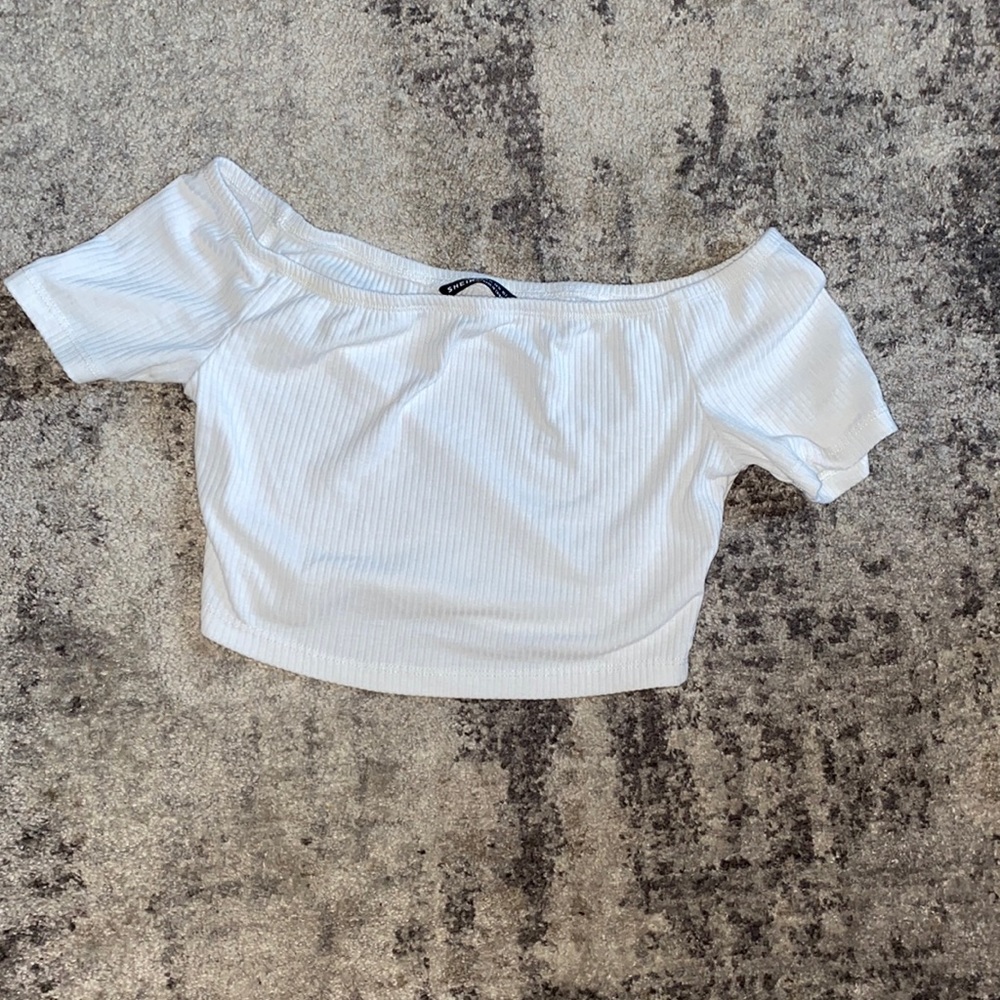 A white cropped tee